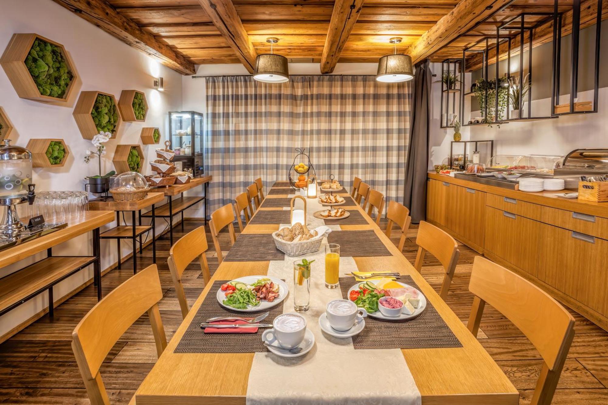 Hotel Lidovy Dum บิเซเนตซ์ ภายนอก รูปภาพ