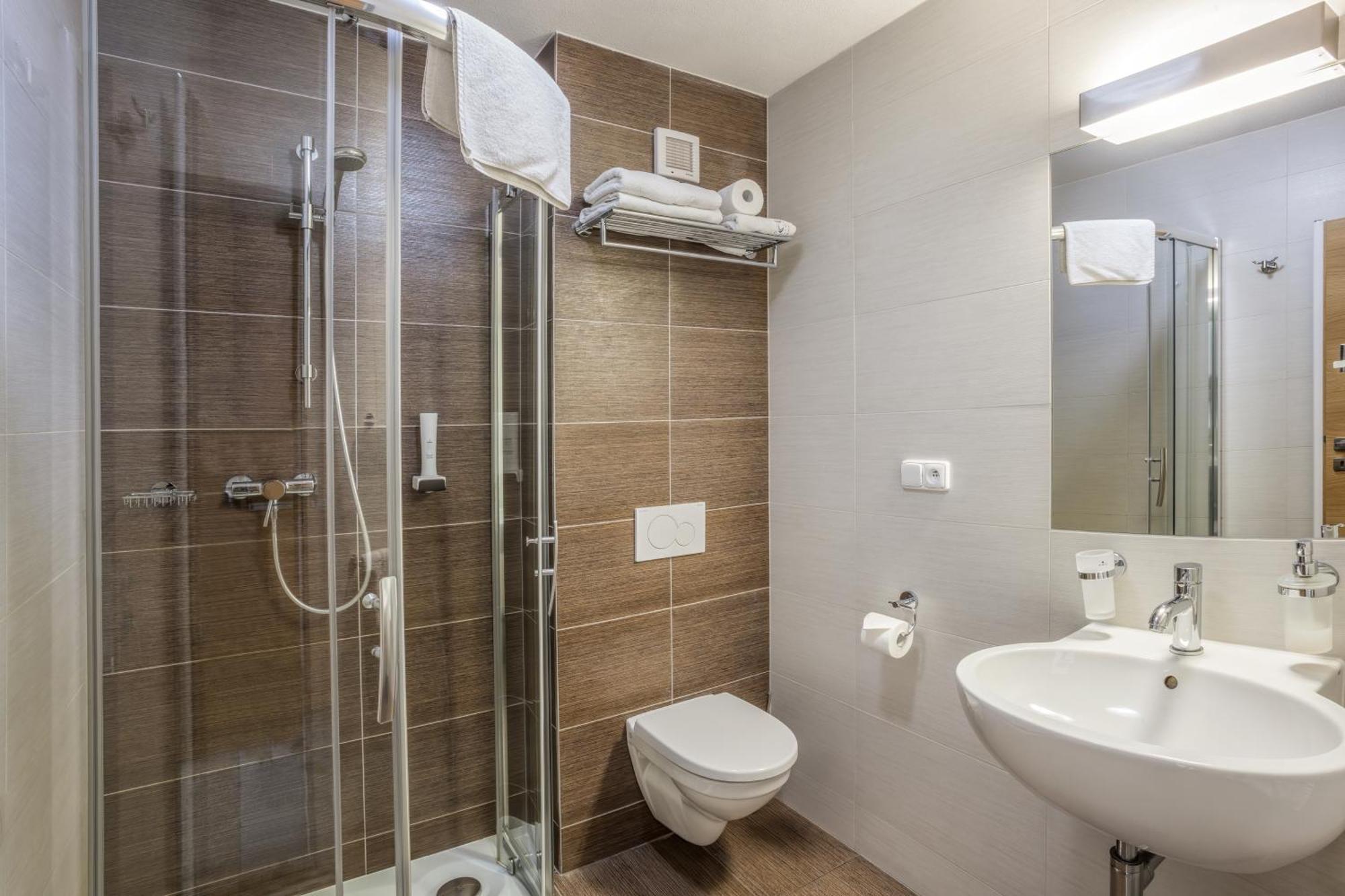 Hotel Lidovy Dum บิเซเนตซ์ ภายนอก รูปภาพ
